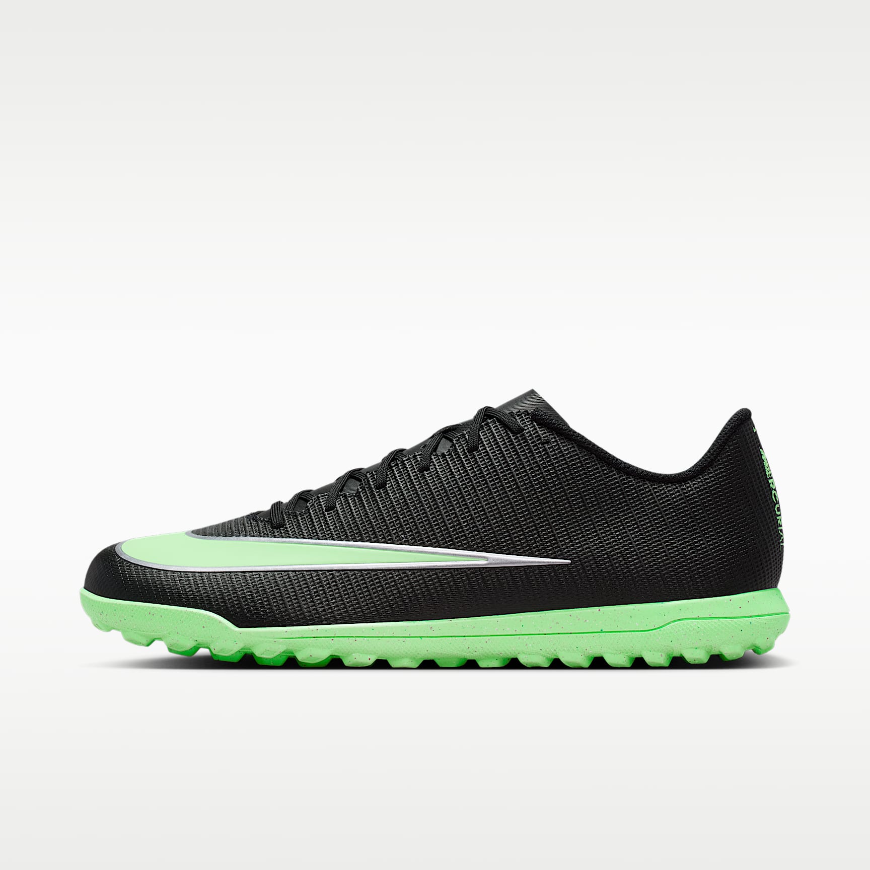 Nike Mercurial Vapor 17 Club Turf Low-Top Football Shoes. Nike RO
